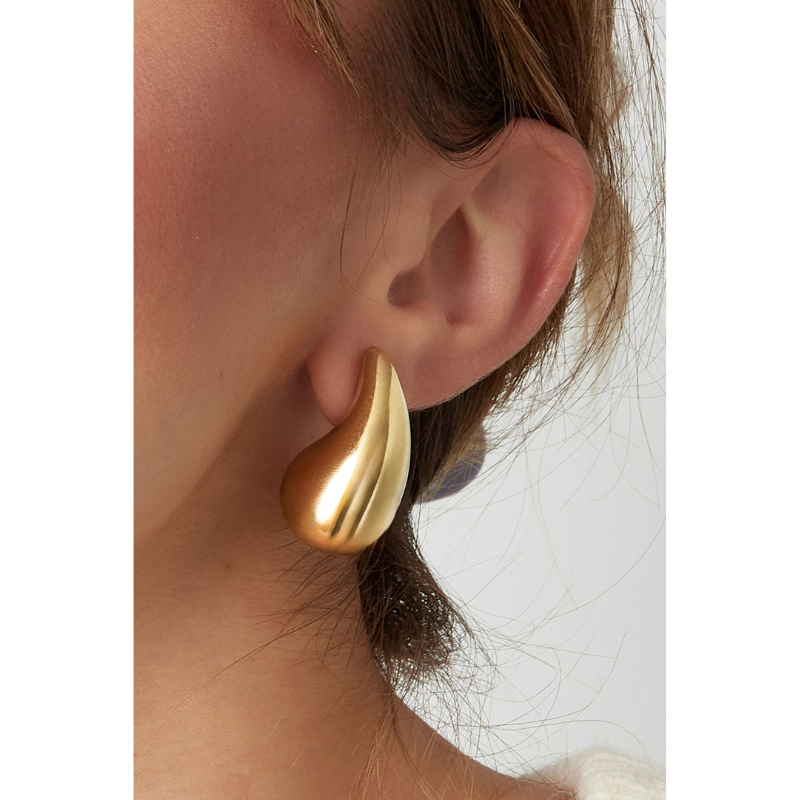 Boucle d'oreille goutte d'eau Victoria en acier chirurgical doré
