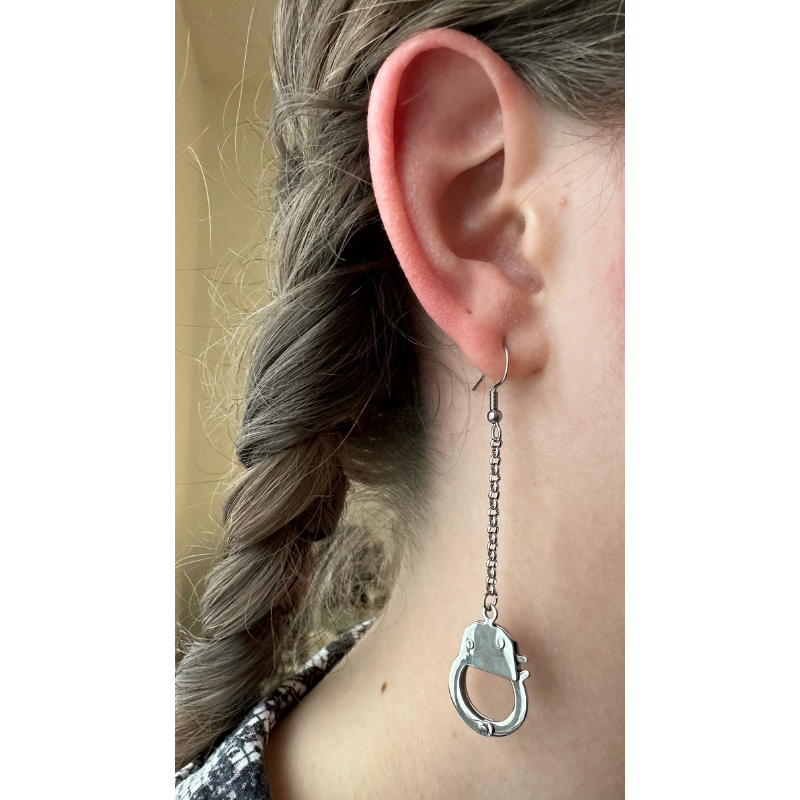 Boucles d'oreille avec pendentifs menottes