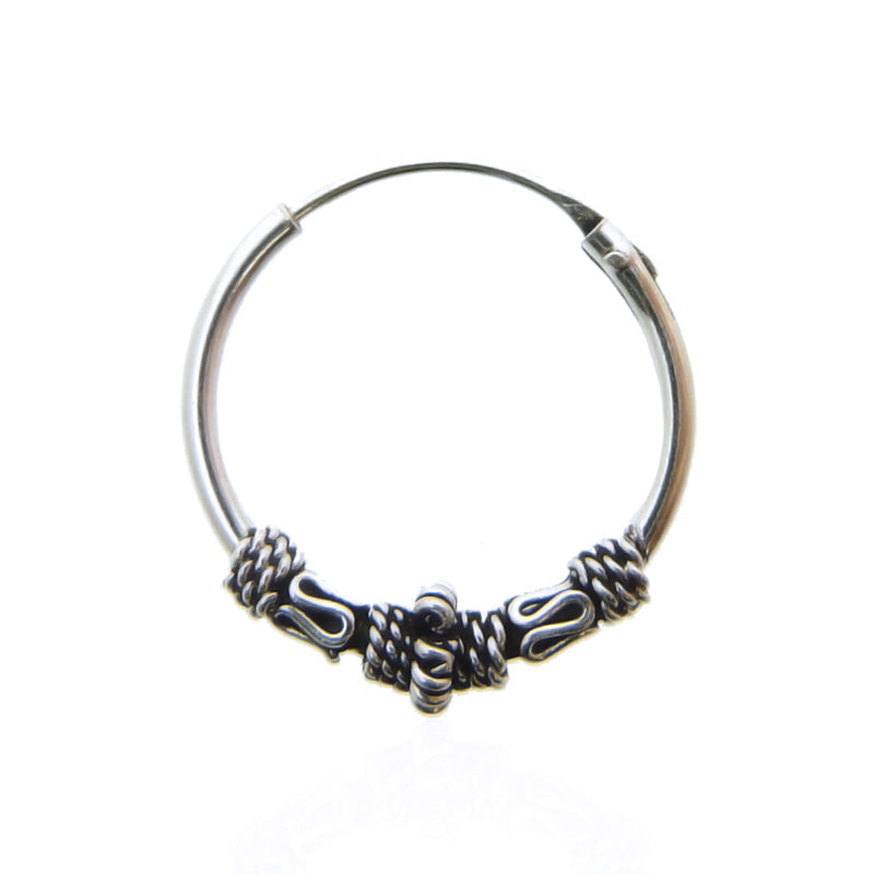 Boucle d'oreille anneau en argent style Bali hoop