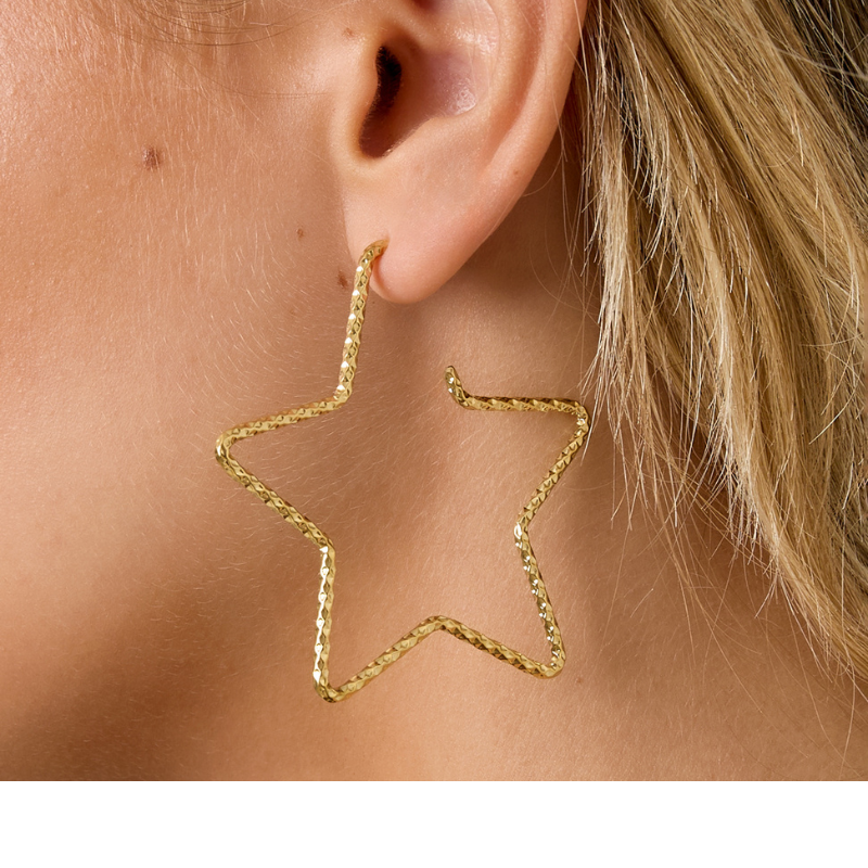 Gros plan Boucles d’Oreilles Étoile XXL