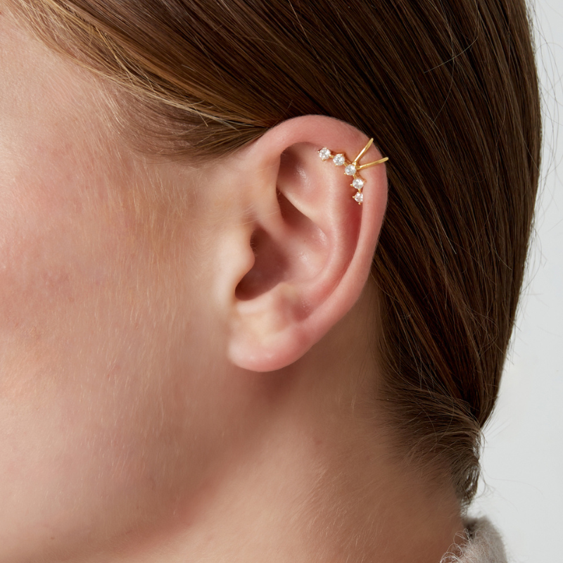 Faux piercing oreille doré effet multi piercing élégant