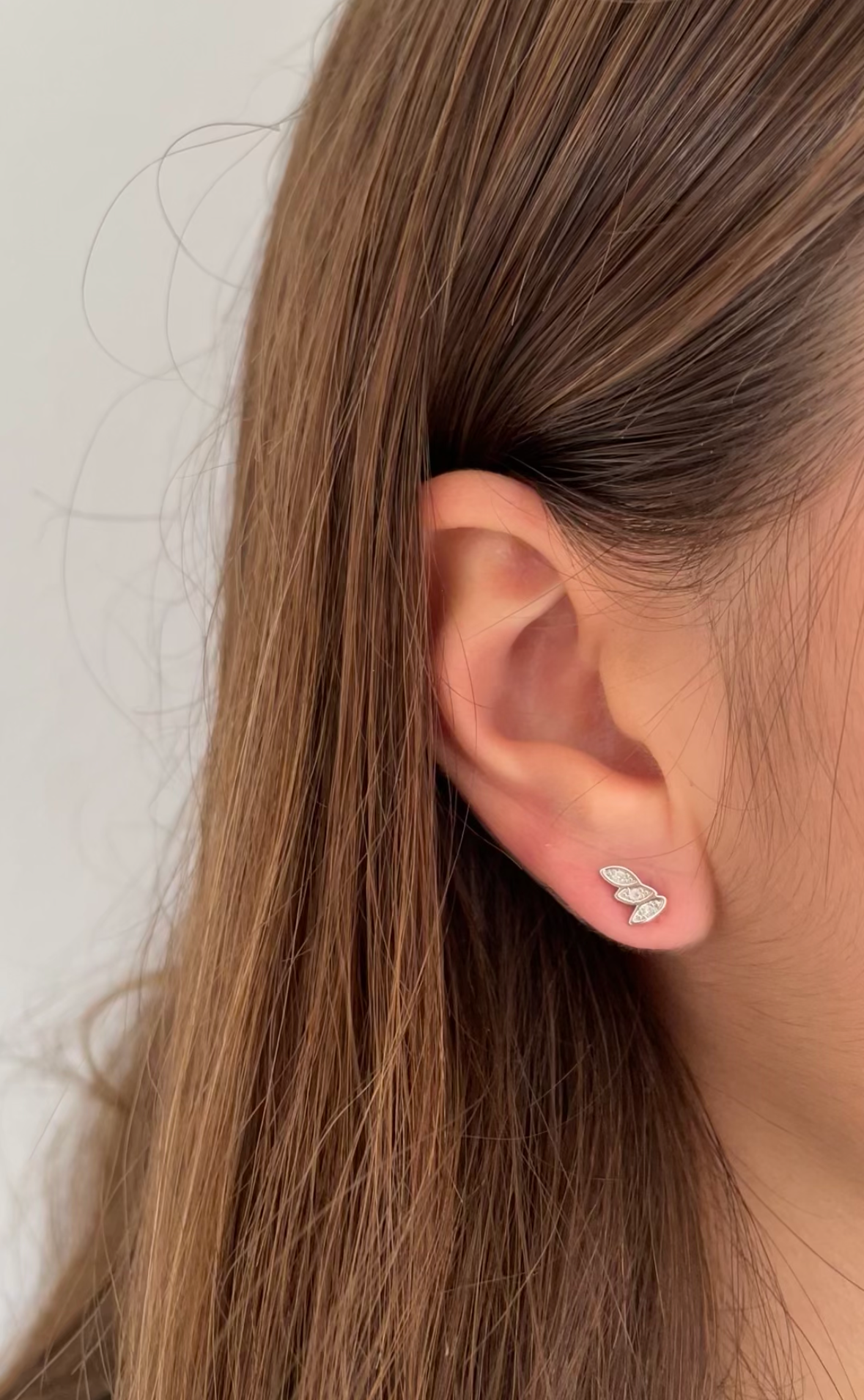 Boucle d'oreille fleur enfant avec barre en acier chirurgical – C-Bo  piercings