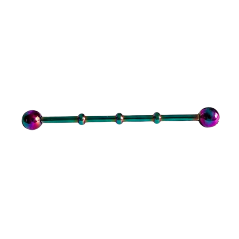Piercing industriel irisé avec anneaux