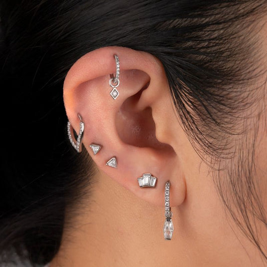 Piercing clicker acier en forme de goutte avec brillants