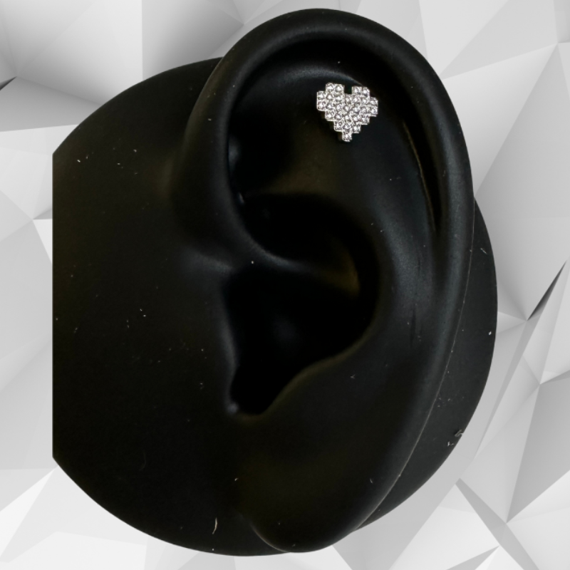 Piercing cœur brillants titane ASTM F-136 labret 8 mm oreille